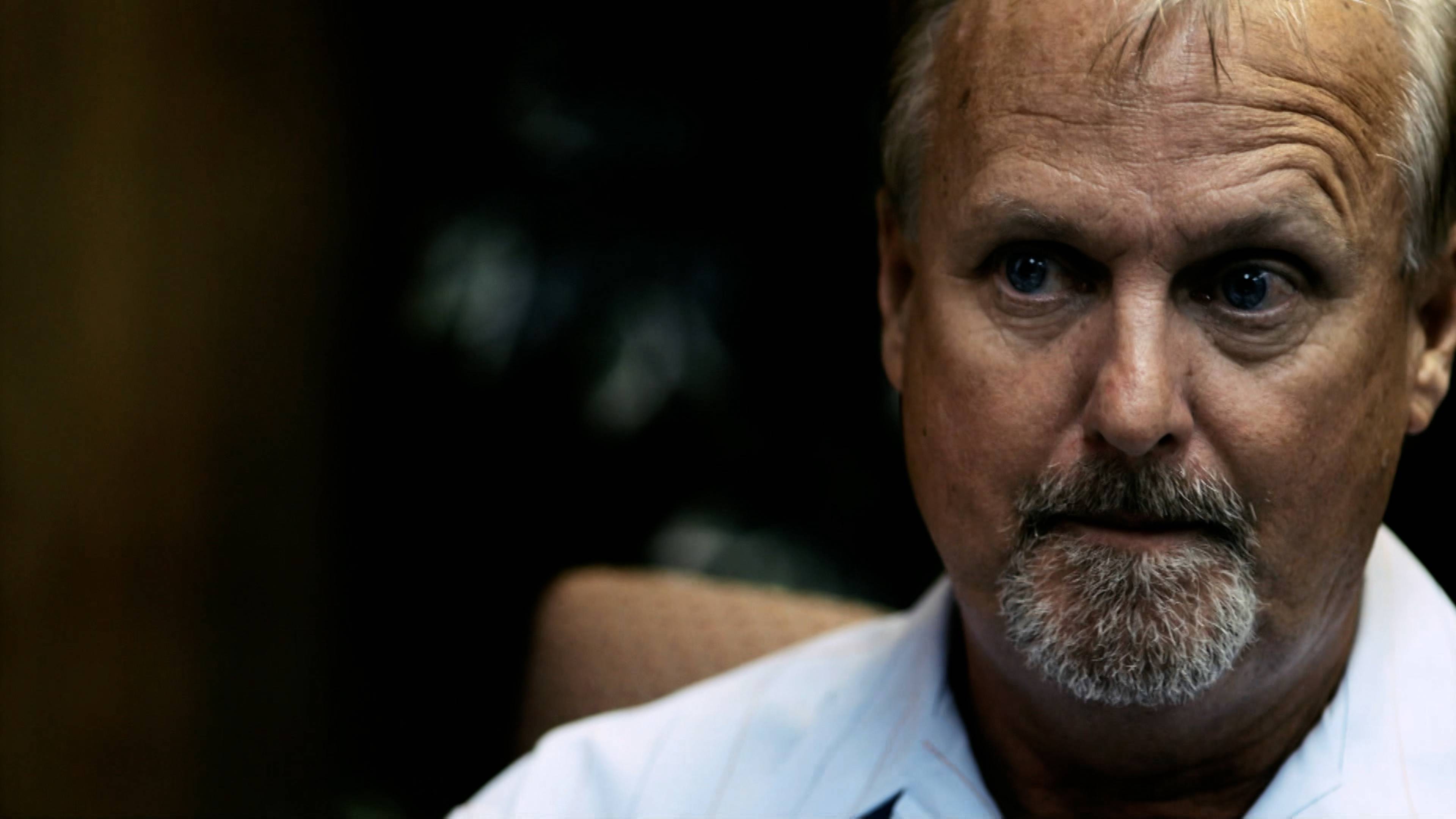 صديق أم عدو