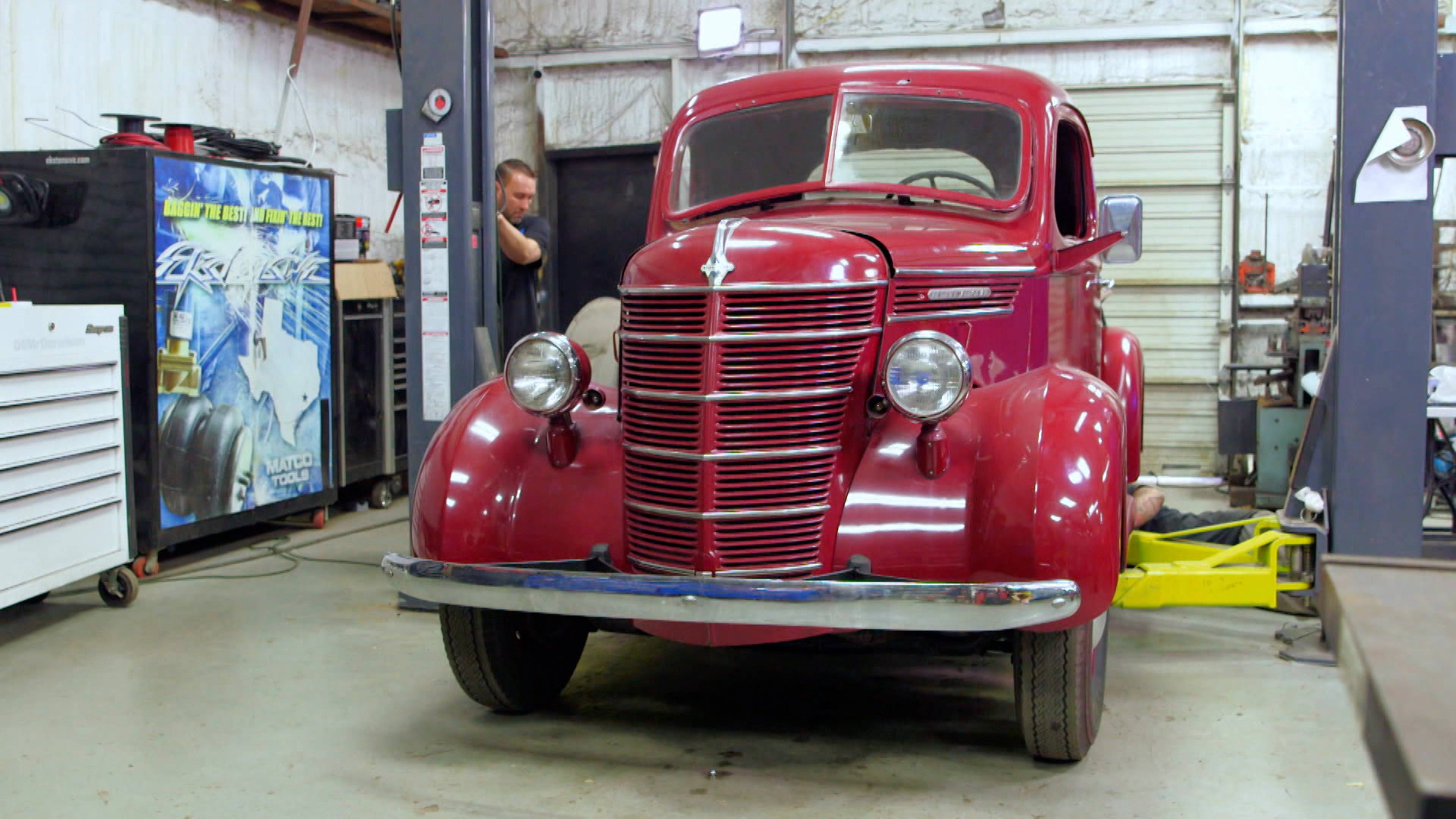 ديزل عملاق وشاحنة سباق