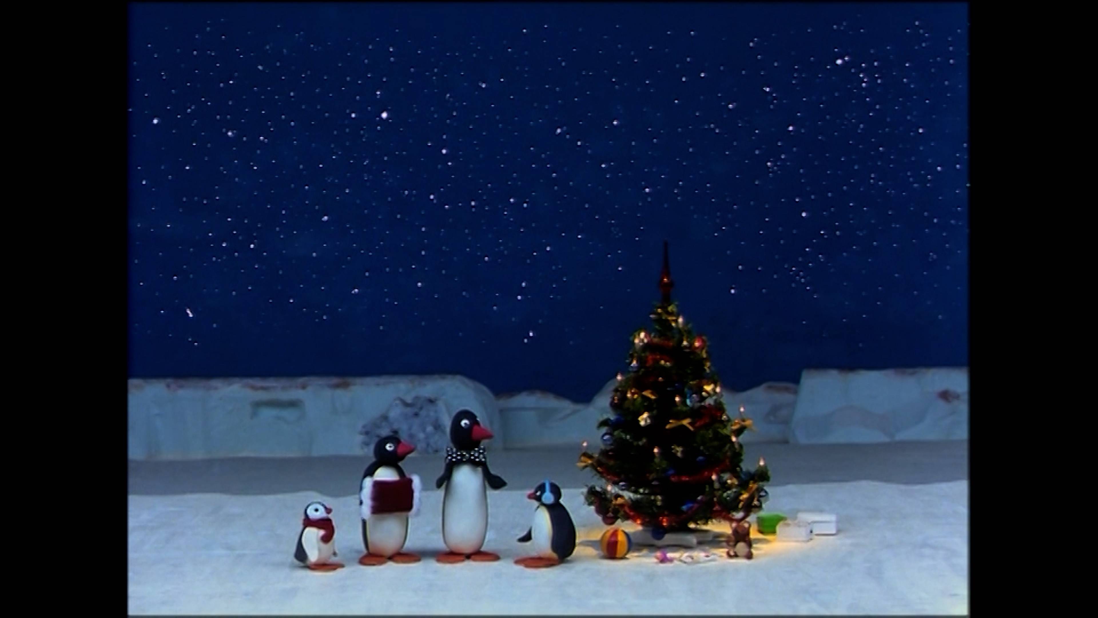Pingu's family celebrate Christmas
