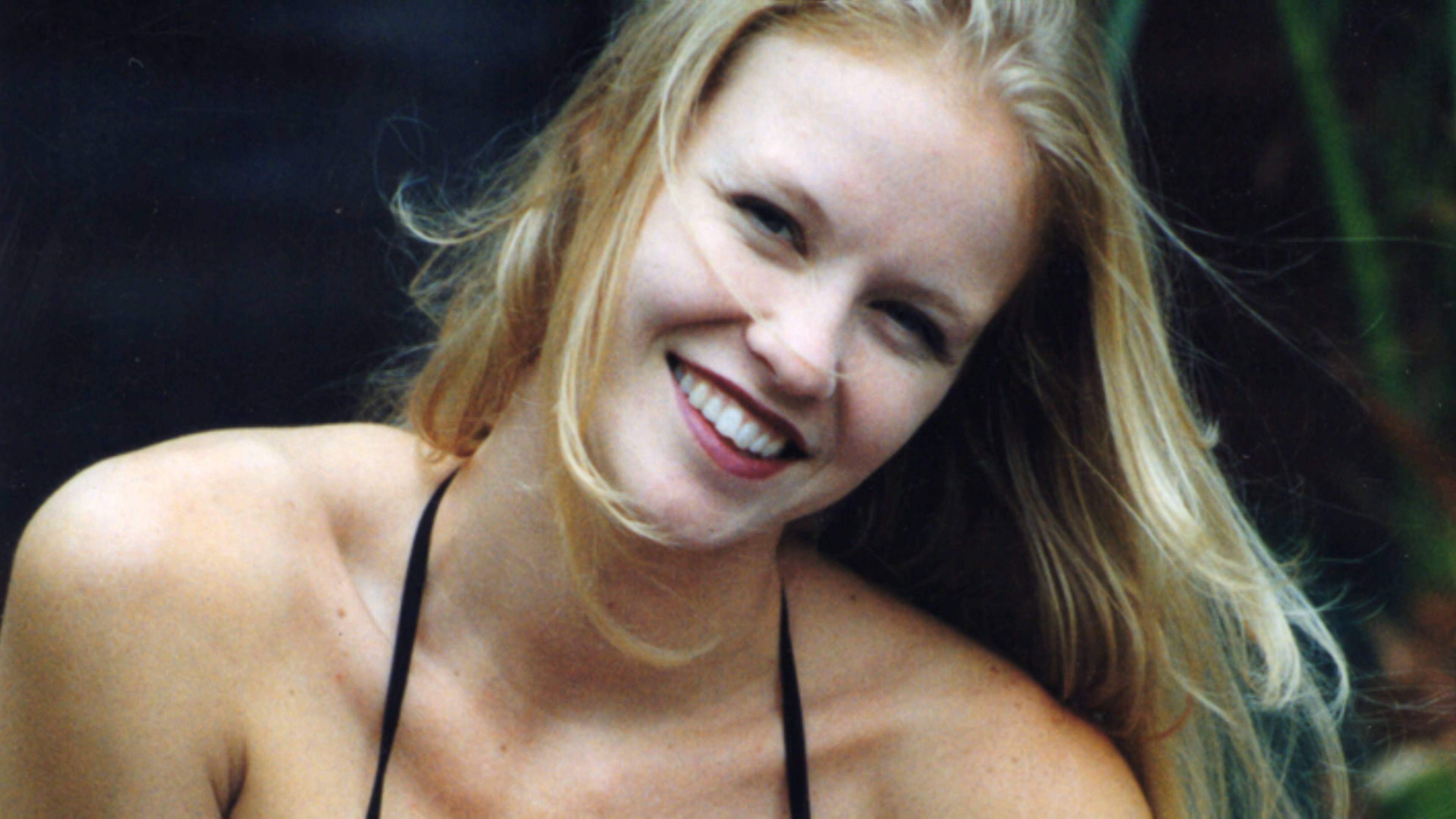 فتاة الغلاف والقاتل المتسلسل