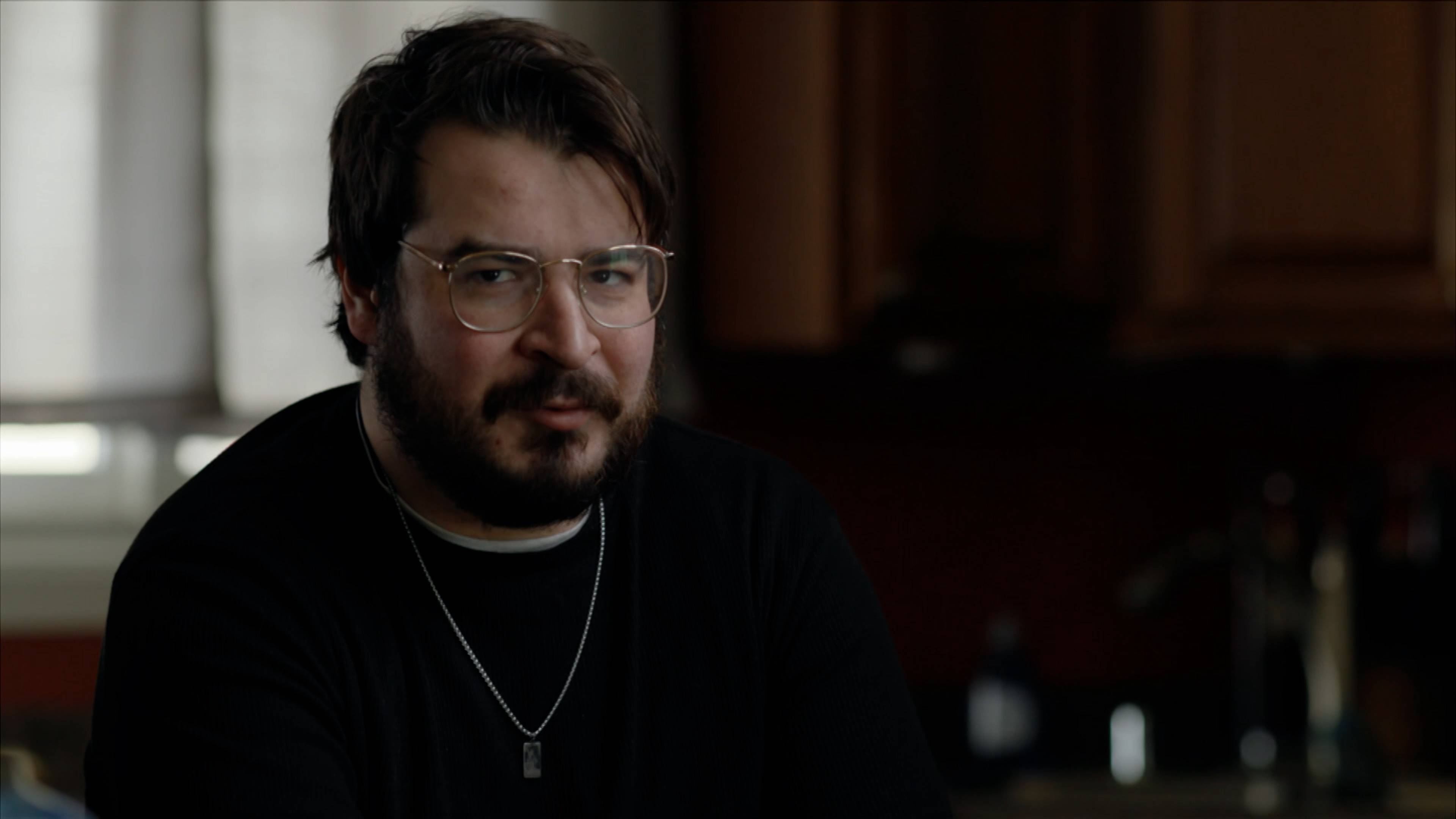 ابتساماتك وأكاذيبك