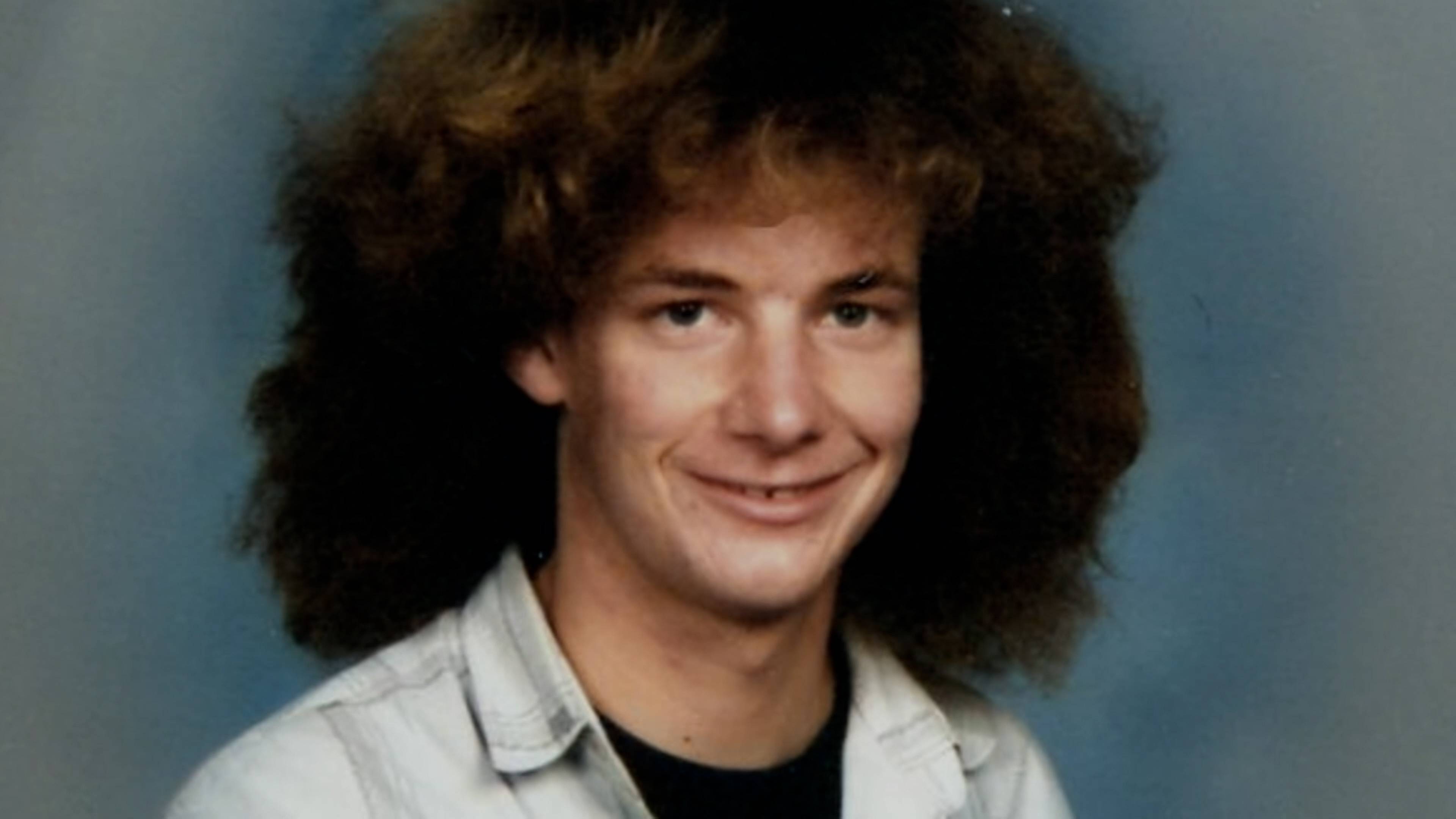 الصداقة في الخفاء