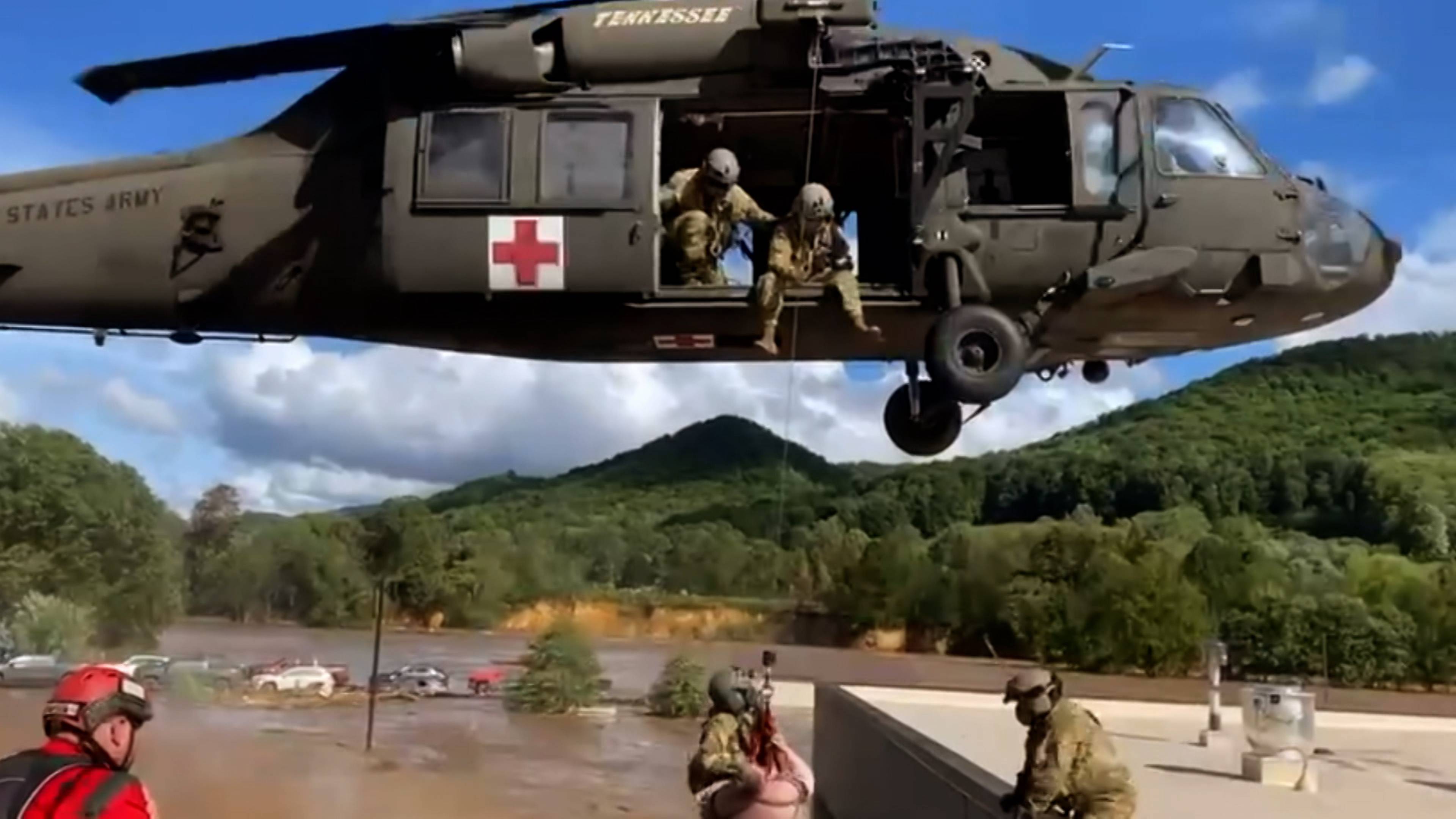 مشهد دمار هيلين في الأبالاش