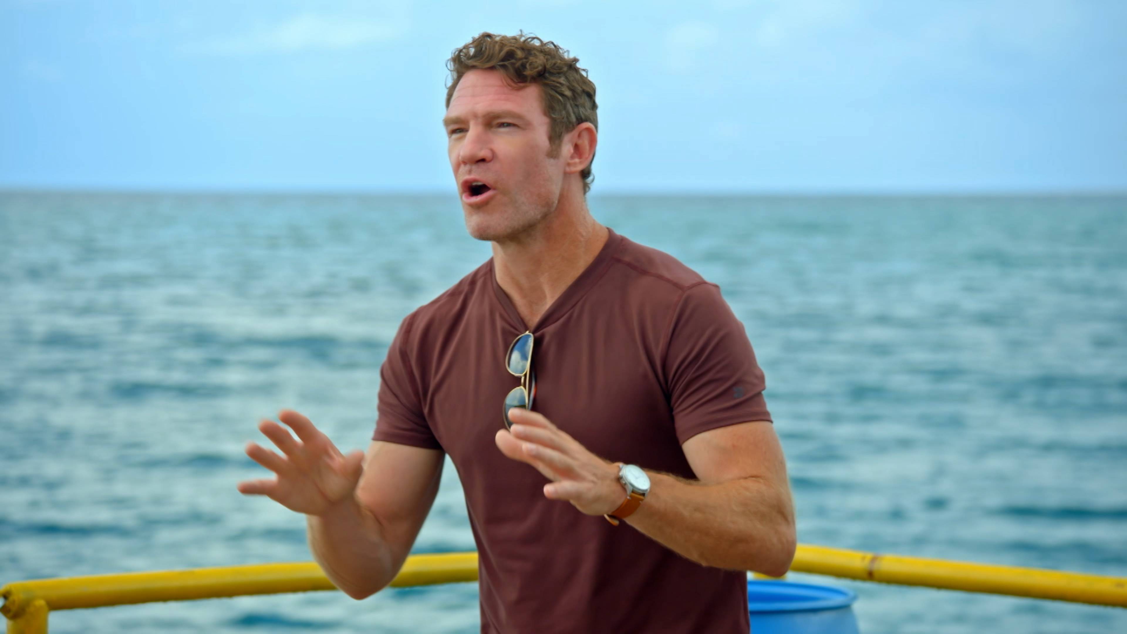 عقله في مكان مختلف