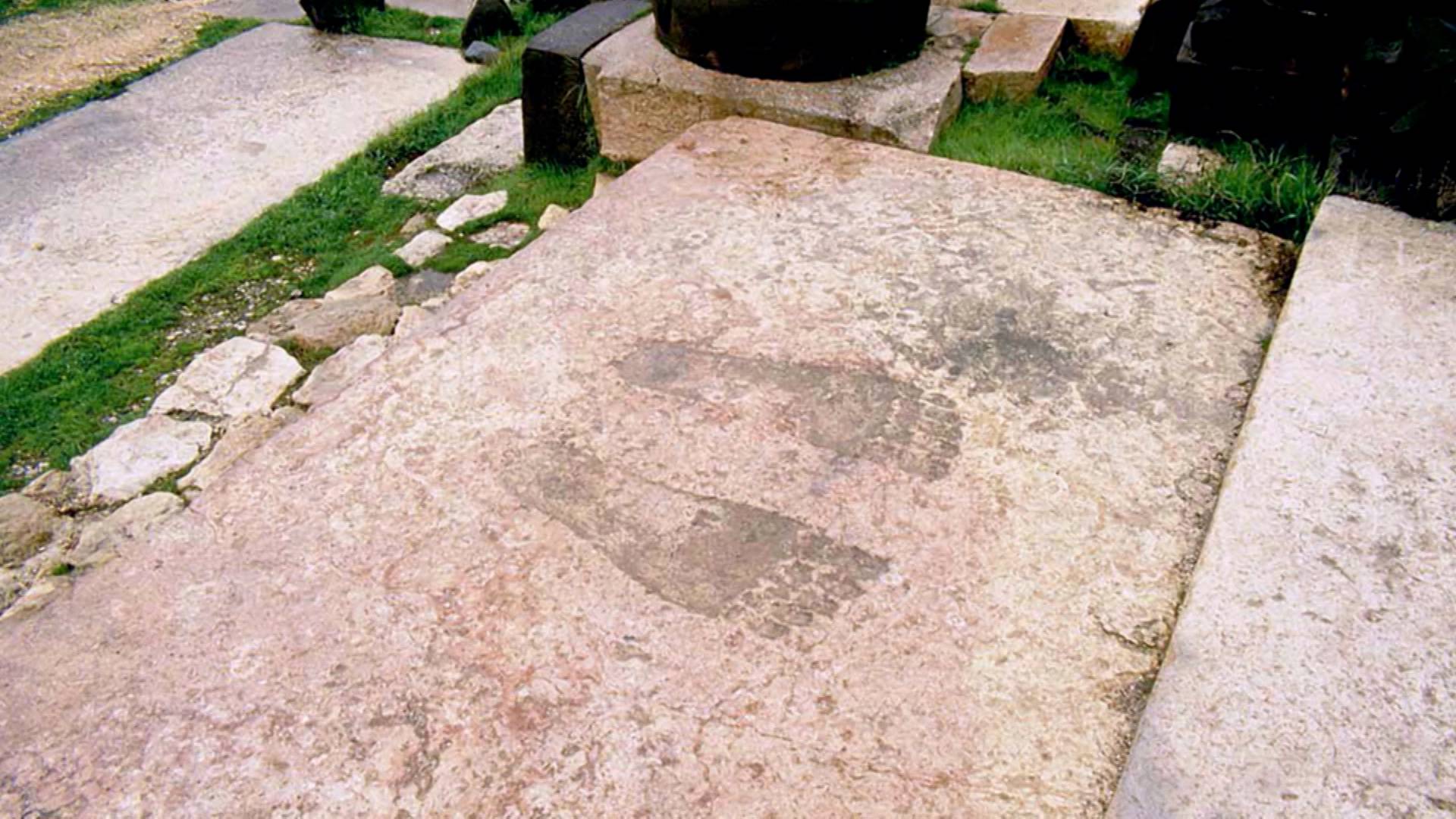 Classic UFO Case, Ancient Titan Footprints ...