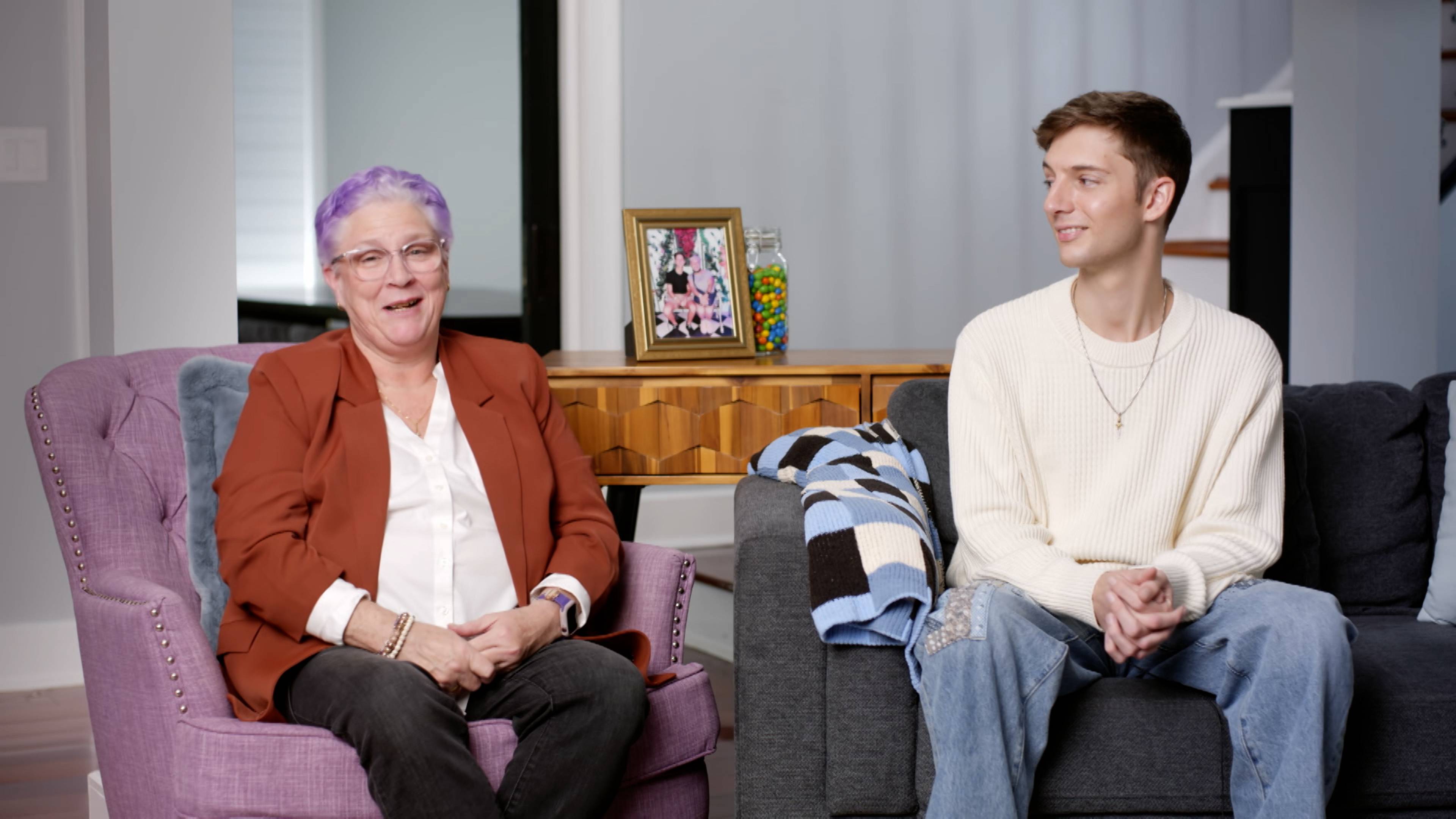 هل تتحدث إلي؟