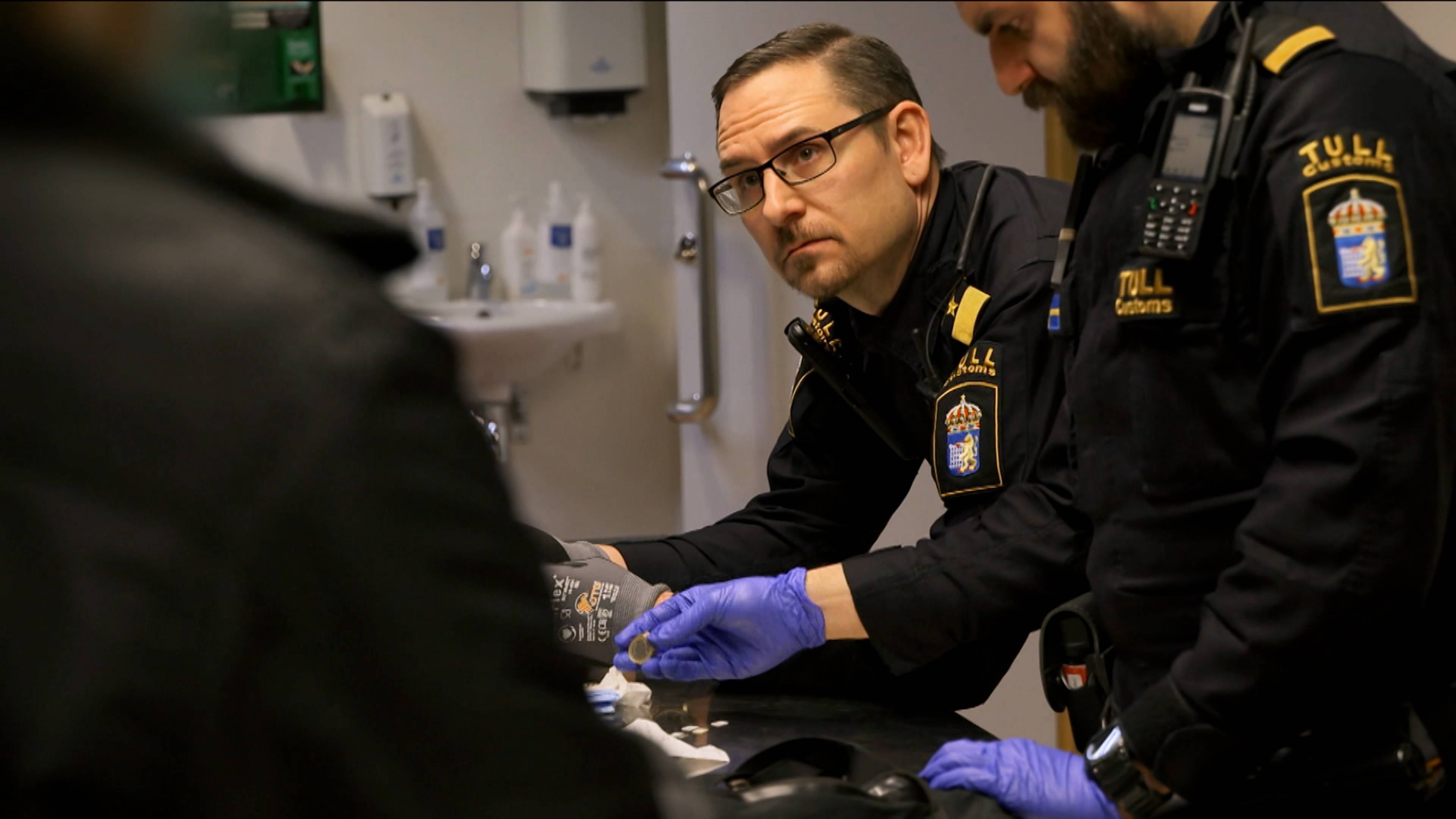 أسرار في الصندوق الخلفي