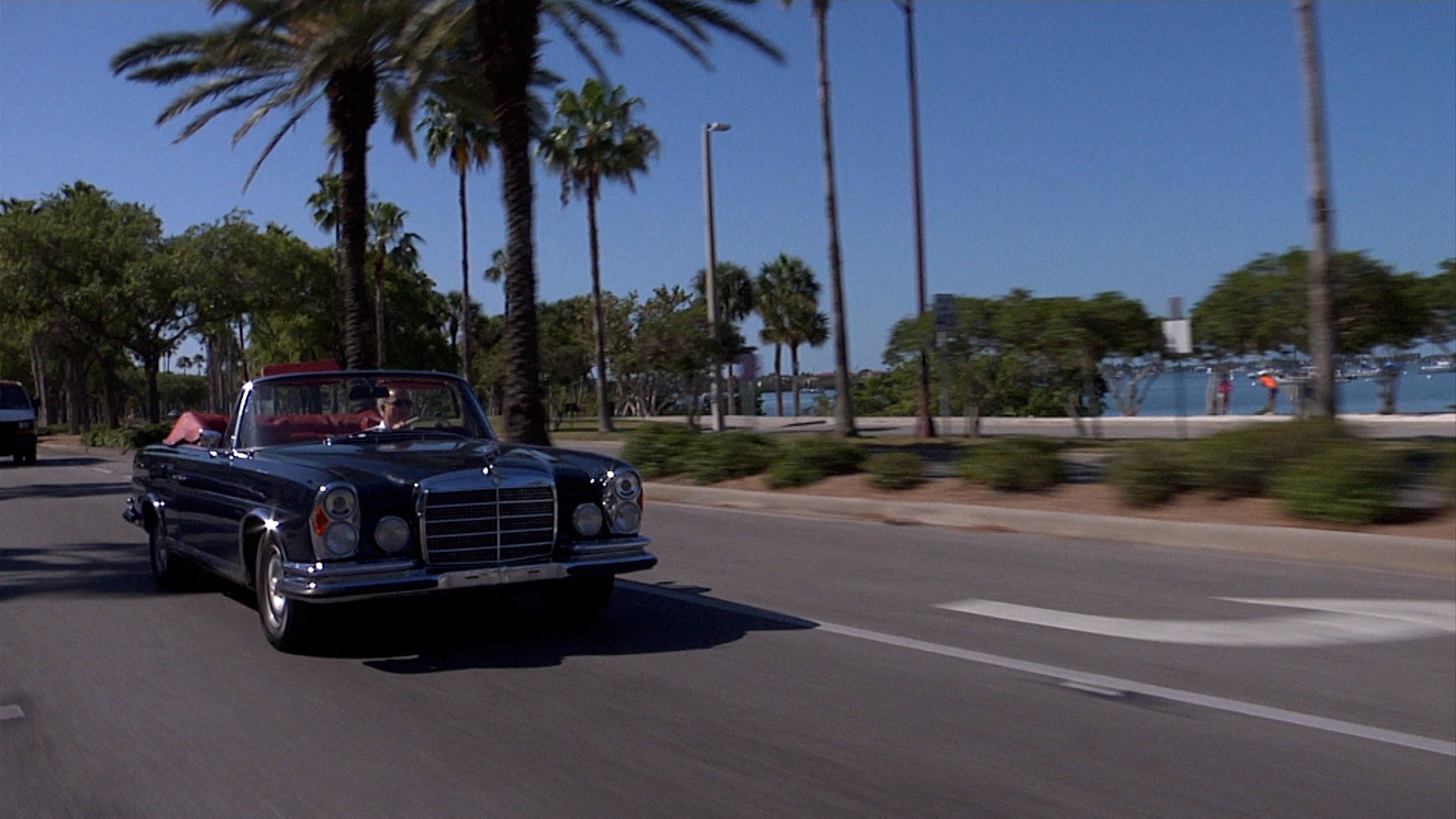 Mercedes 280 SE goes America - Long Island